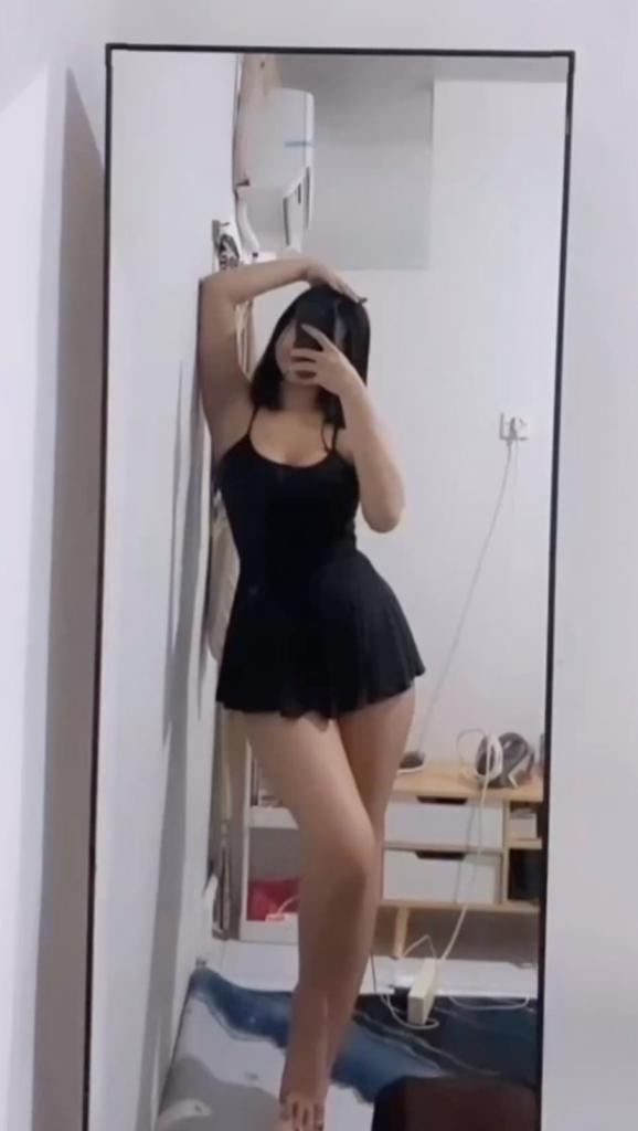 Chica busca chico en Ibiza: 