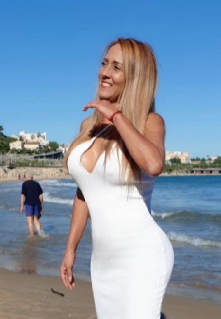 672874493: Chica busca chico en Tarragona