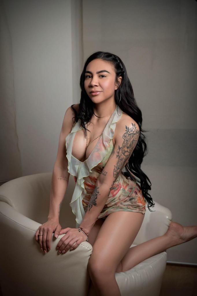 Chica busca chico en Tarragona: Chica busca chico
