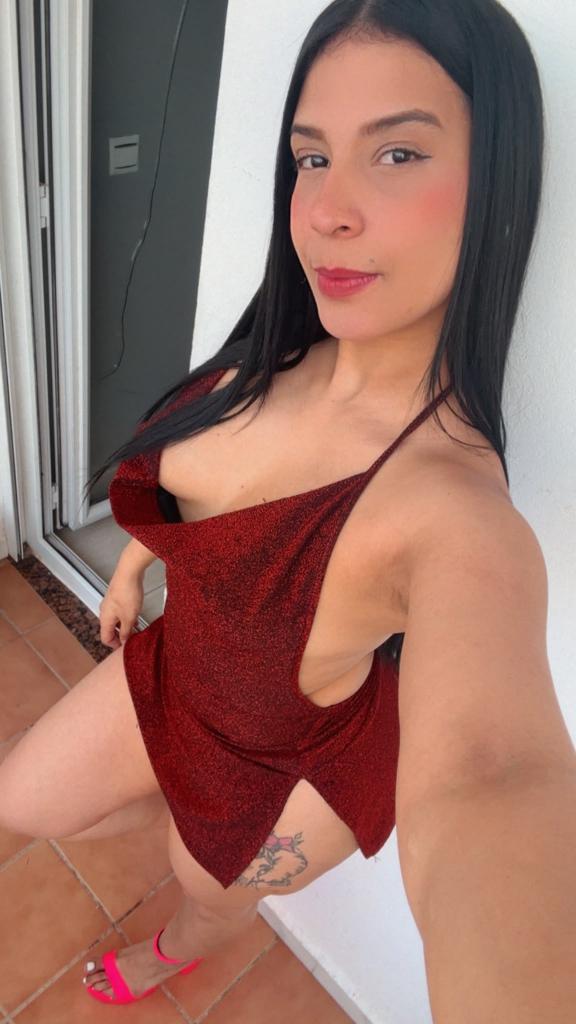Chica busca chico en Alicante: Chica busca chico