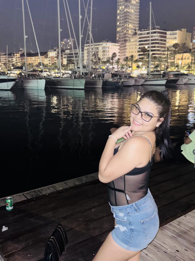 633811589: Chica busca chico en Alicante