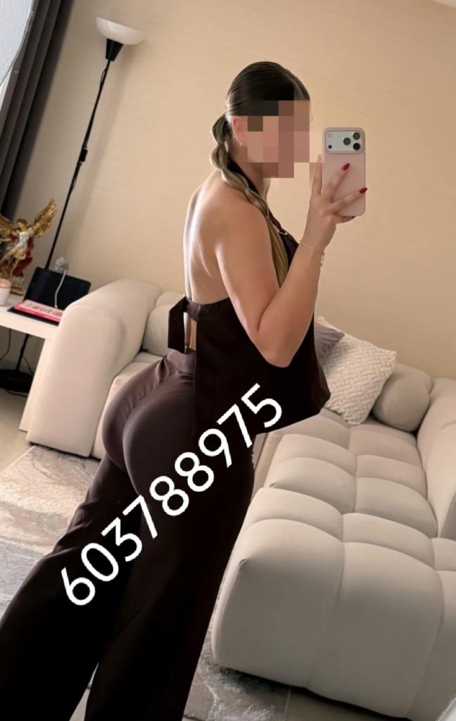 Chica busca chico en Menorca: 