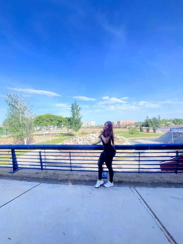 600497159: Chica busca chico en Sevilla