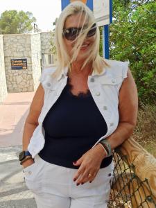 643684711: Chica busca chico en Alicante