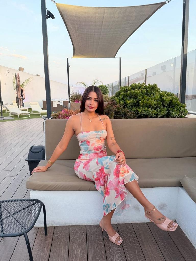 647059180: Chica busca chico en Cádiz