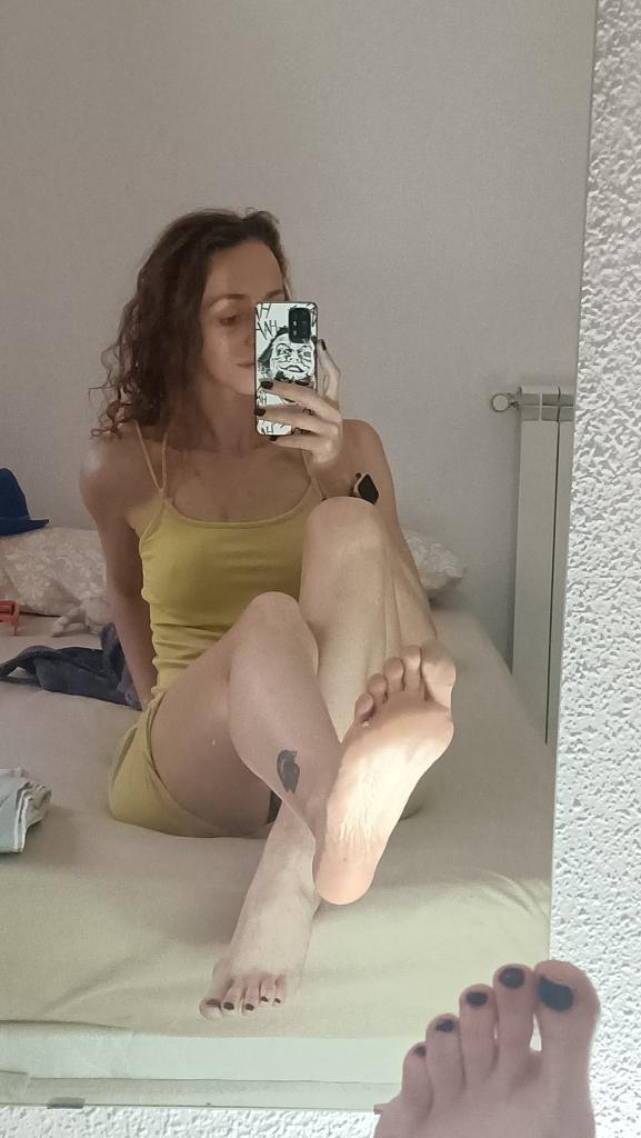 745013361: Chica busca chico en Madrid