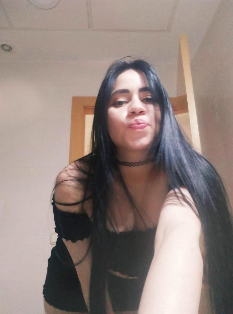 615033484: Chica busca chico en Sevilla