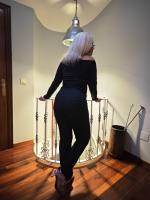 698975802: Chica busca chico en Orense