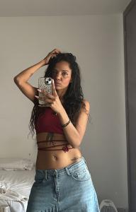 647044665: Chica busca chico en Ibiza