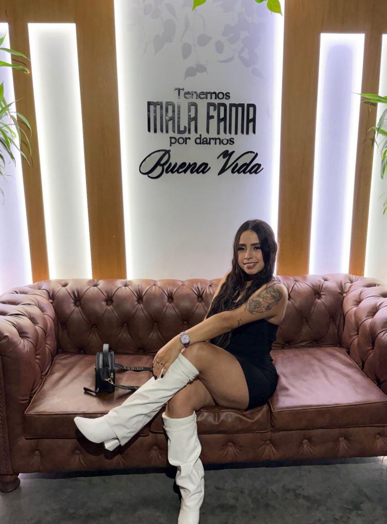 Chica busca chico en Huelva: 