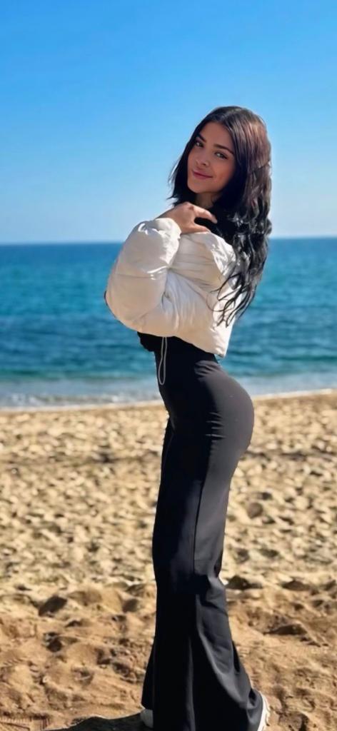 Chica busca chico en Ibiza: Chica busca chico