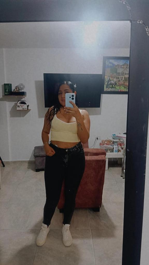 647723982: Chica busca chico en Badajoz