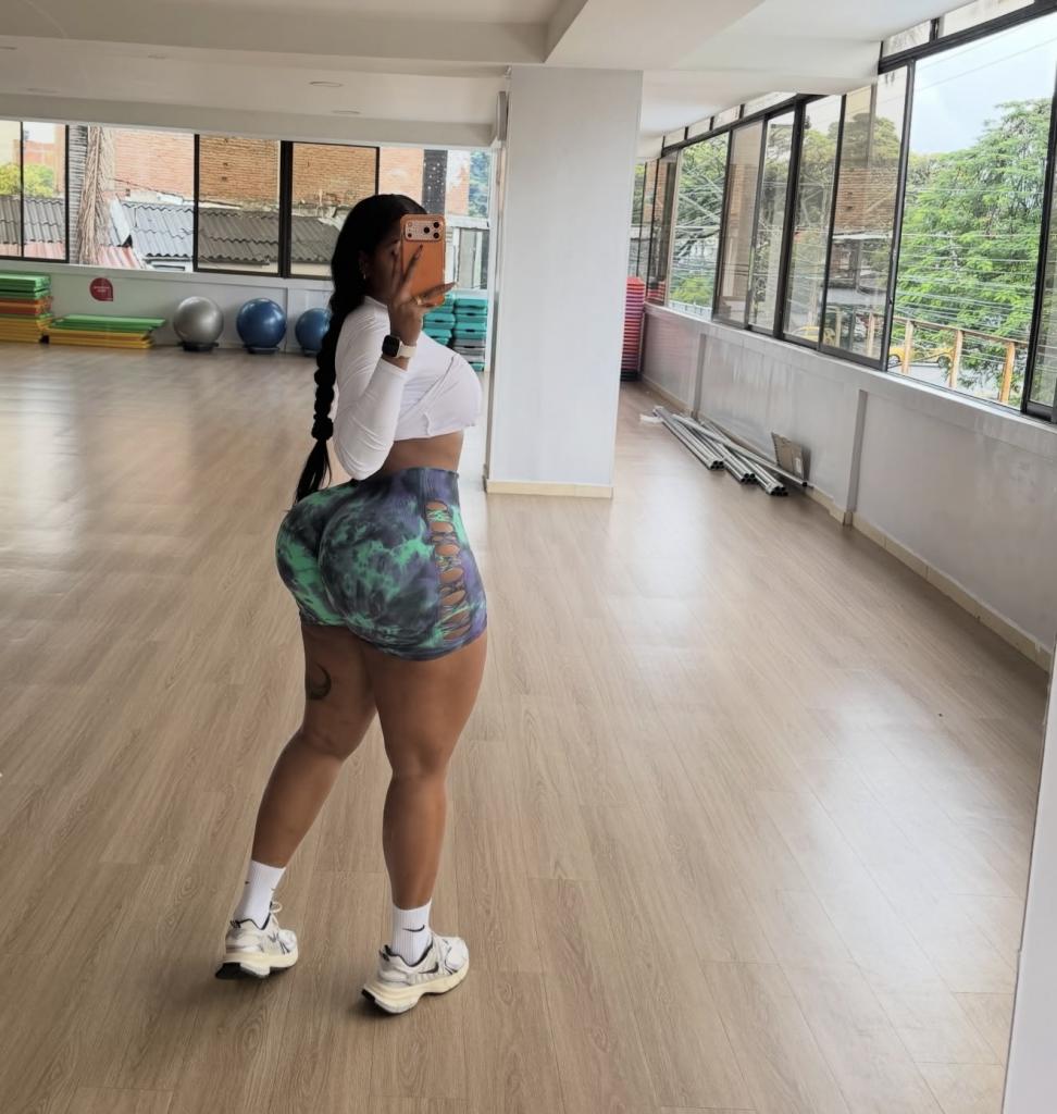 Chica busca chico en Cádiz: 