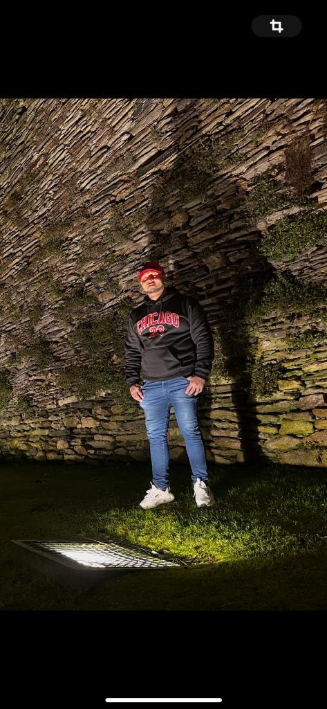 742044218: Chico busca chica en La Coruña