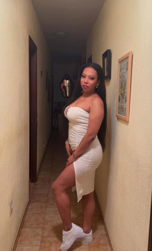 Chica busca chico en Almería: 