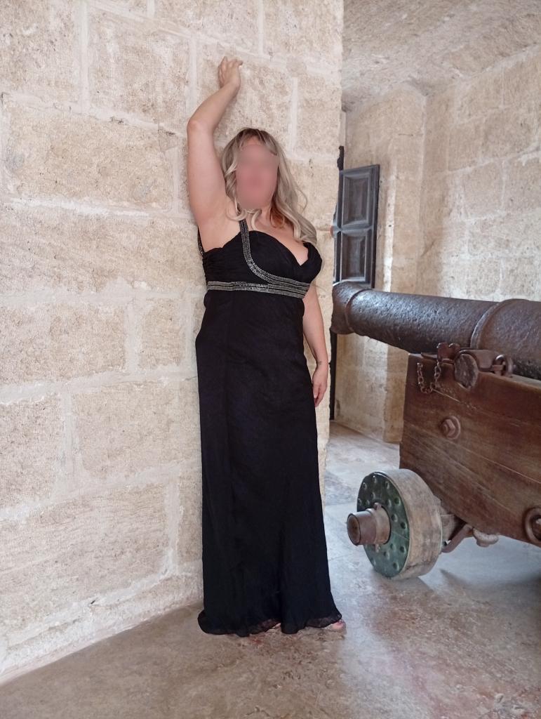 Chica busca chico en Almería: 