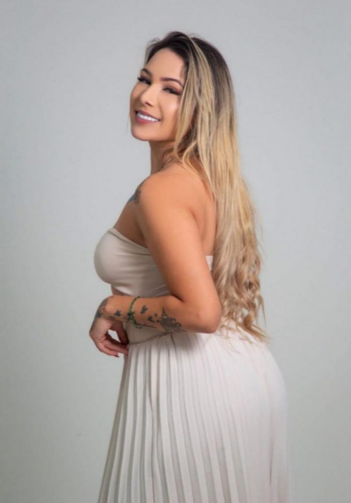 614796038: Chica busca chico en La Coruña