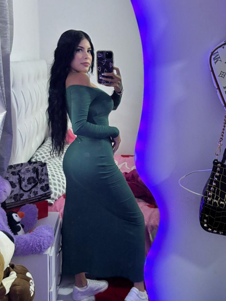 651693834: Chica busca chico en Sevilla