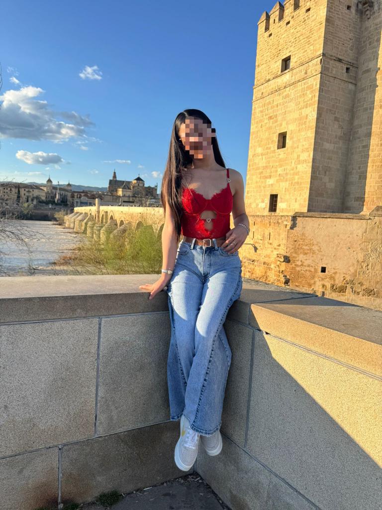 614873649: Chica busca chico en Málaga