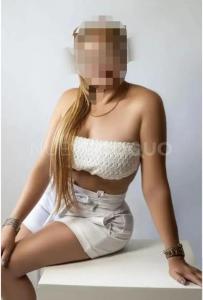 670549282: Chica busca chico en Barcelona