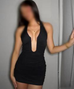 657951763: Chica busca chico en Sevilla