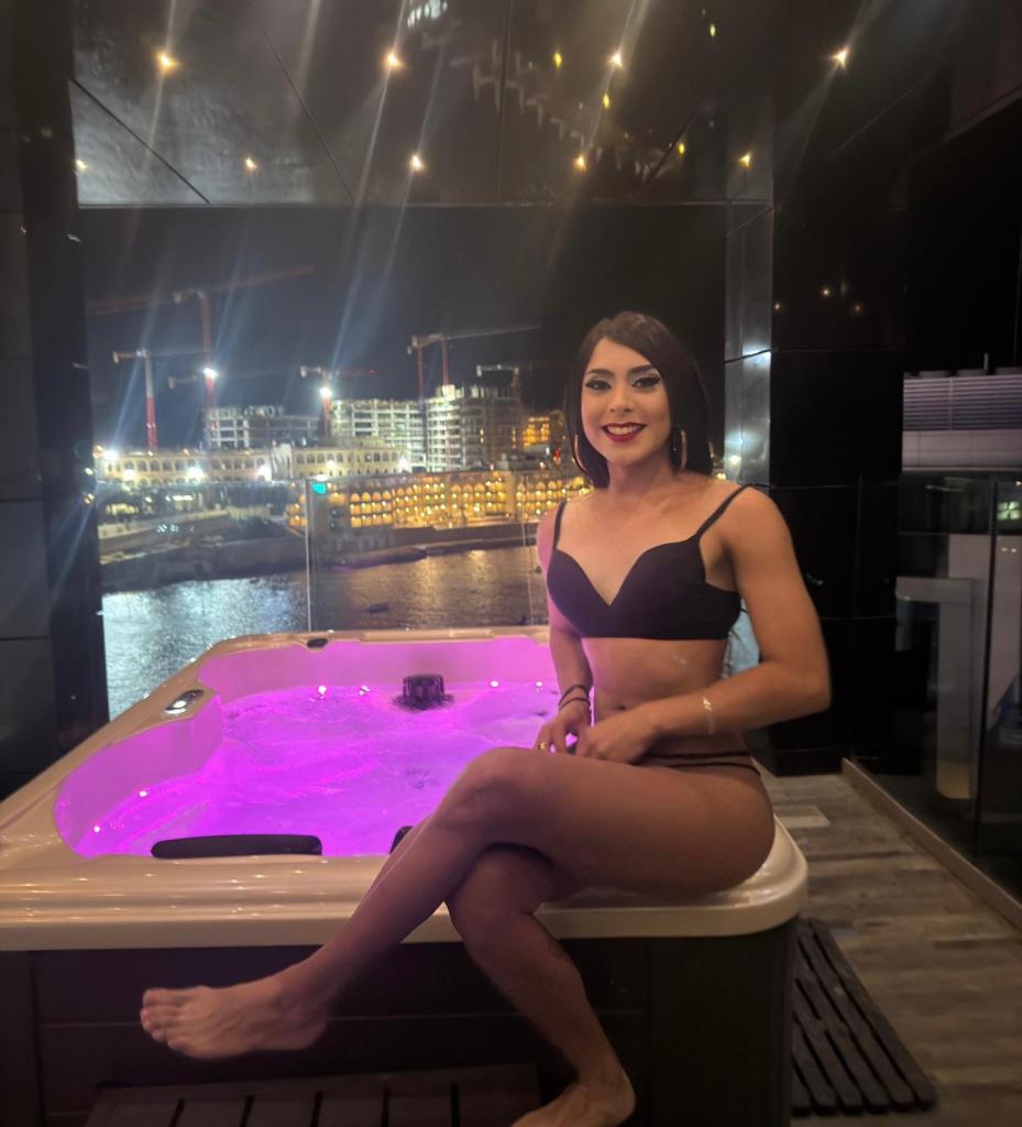 647005543: Travesti en Granada