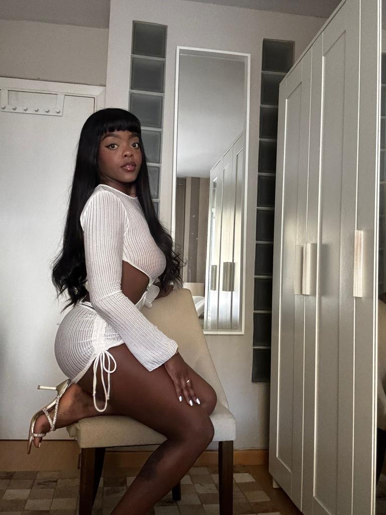 678081584: Chica busca chico en Madrid