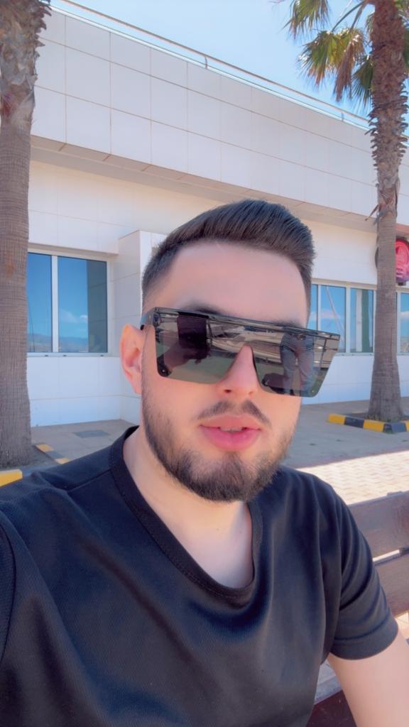 Chico busca chica en Almería: 