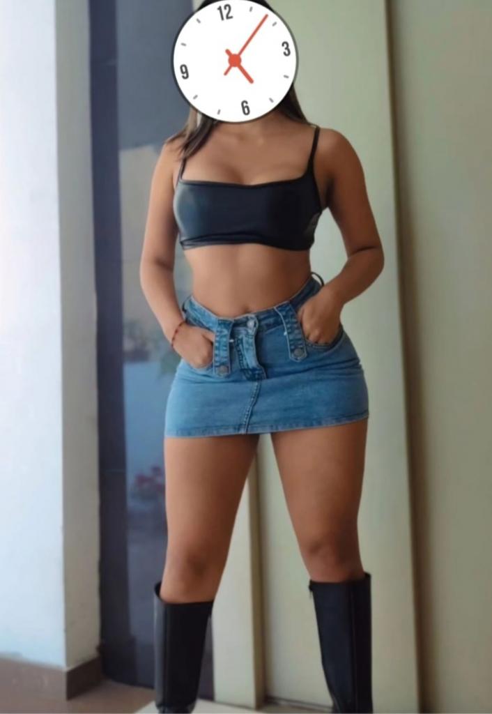 677355879: Chica busca chico en Almería