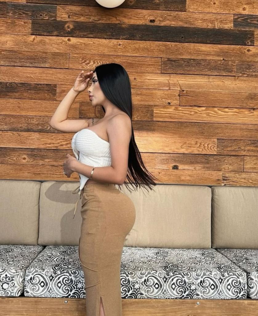 613930188: Chica busca chico en Barcelona