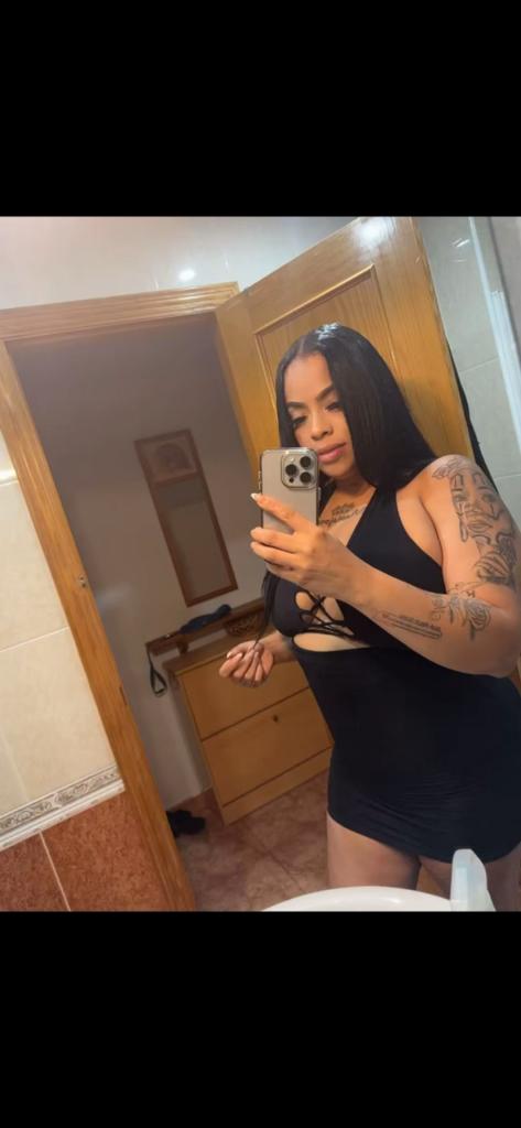 613898305: Chica busca chico en Murcia