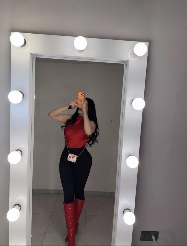 Chica busca chico en La Coruña: Chica busca chico