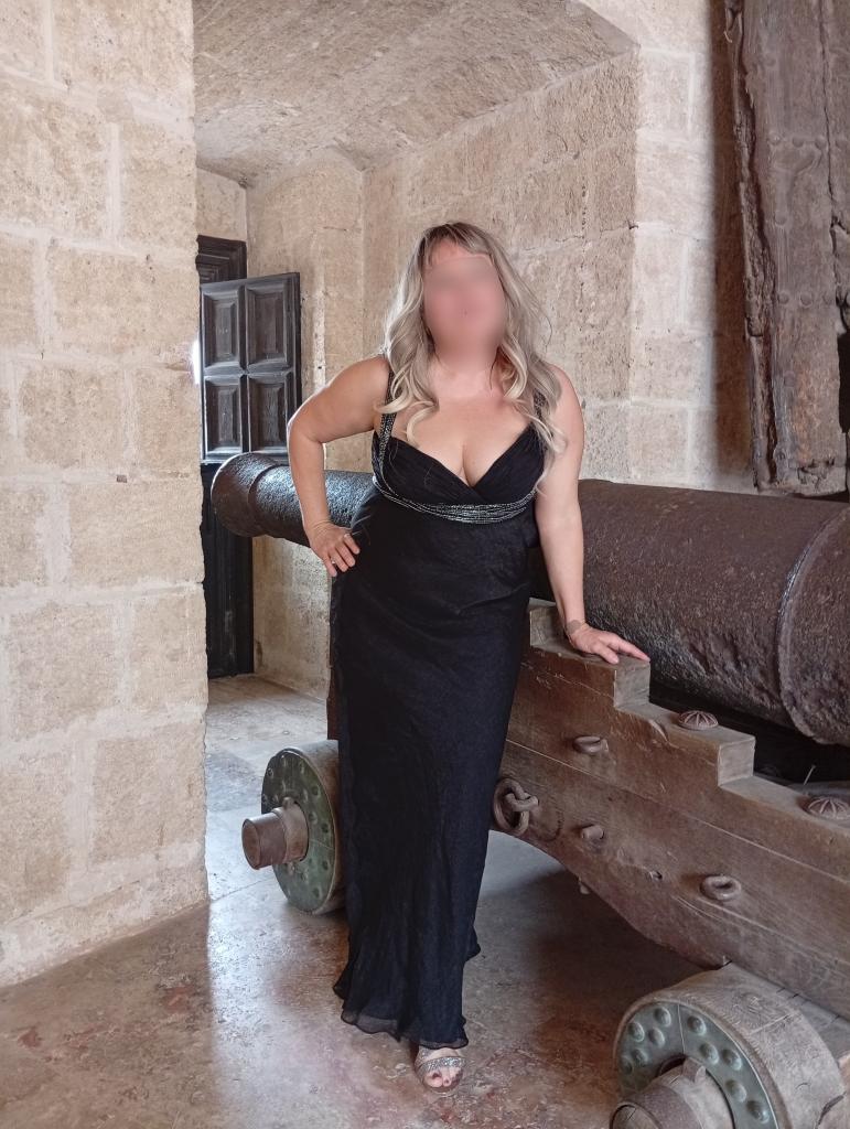 Chica busca chico en Almería: 