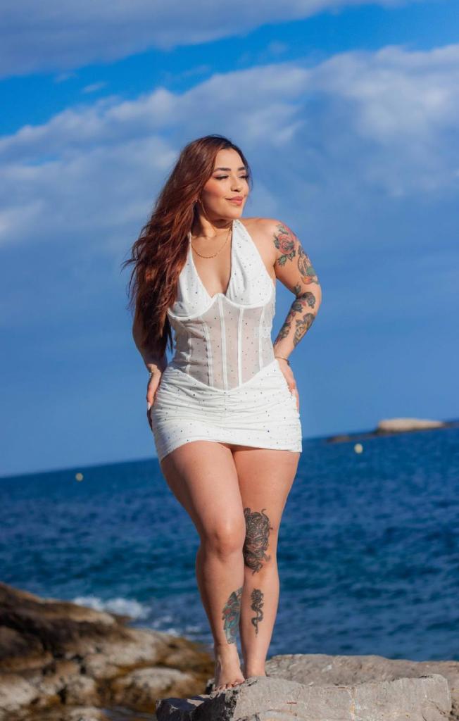 Chica busca chico en Ibiza: Chica busca chico