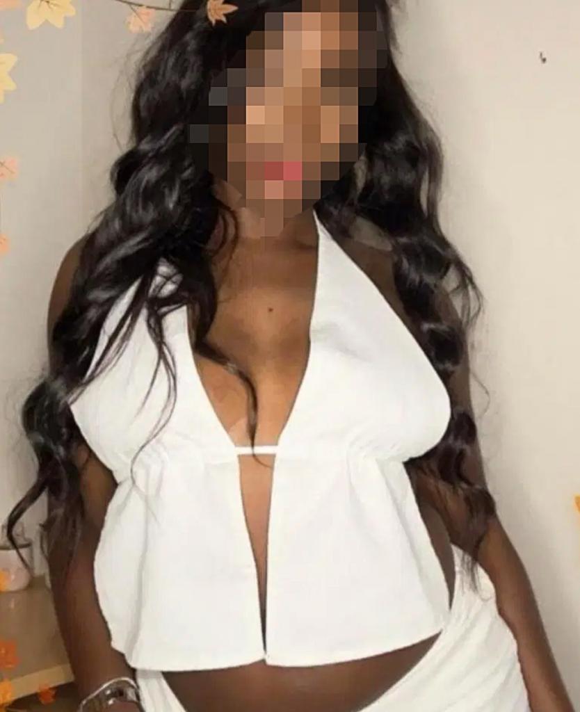 Chica busca chico en Cádiz: 