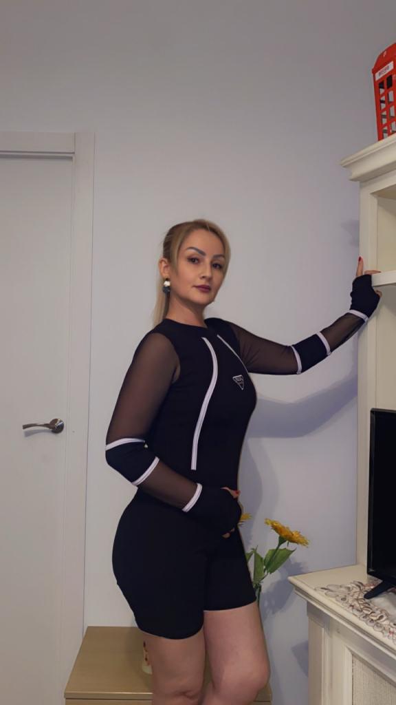 657981044: Chica busca chico en Madrid