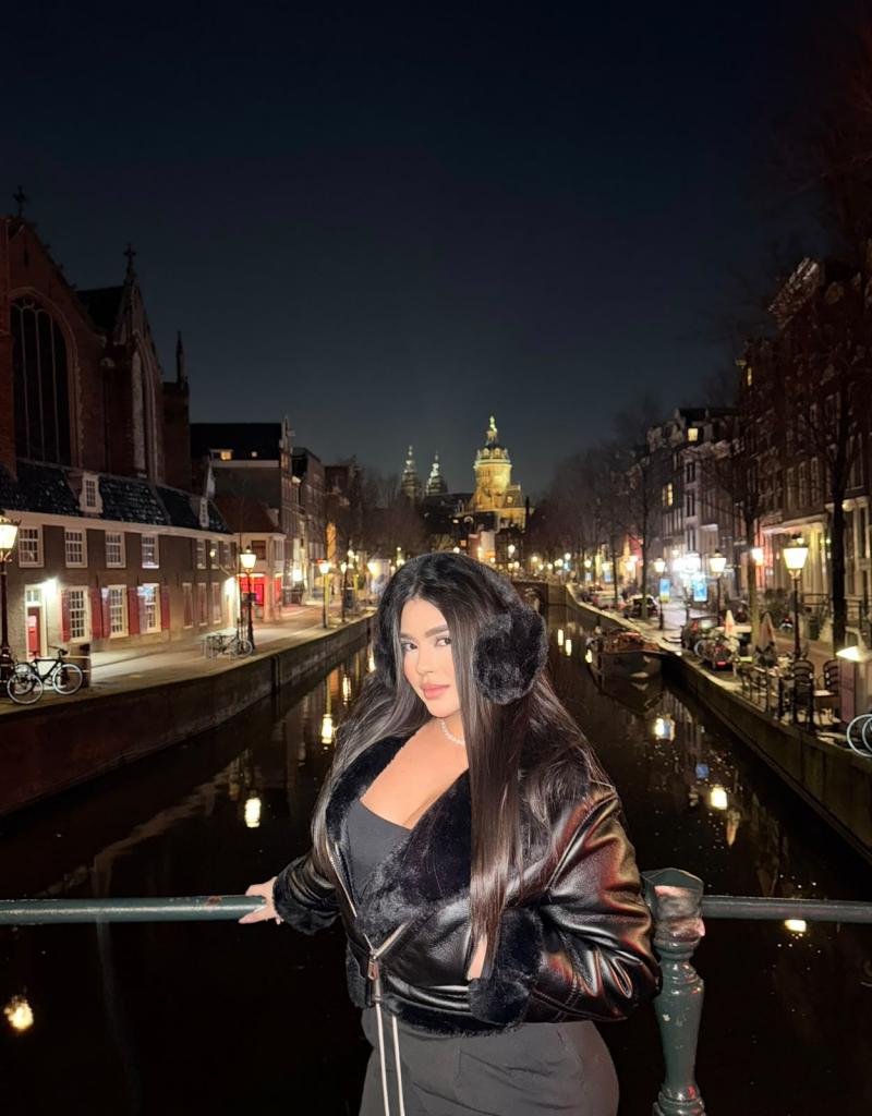 661484379: Chica busca chico en Cádiz