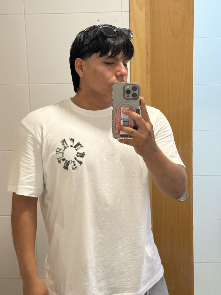 611225427: Chico busca chica en Valencia