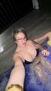 663992129: Chica busca chico en Gerona