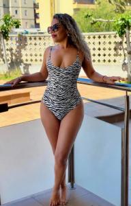 697962425: Chica busca chico en Gerona