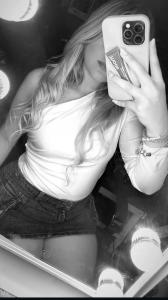 745076535: Chica busca chico en Madrid