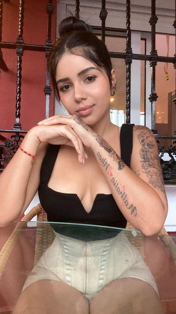 687658076: Chica busca chico en Sevilla