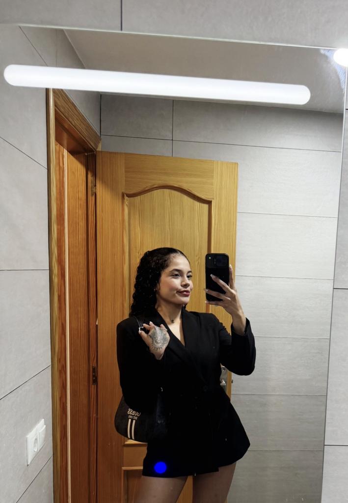 664037296: Chica busca chico en Tarragona