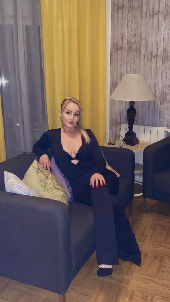 657981044: Chica busca chico en Madrid