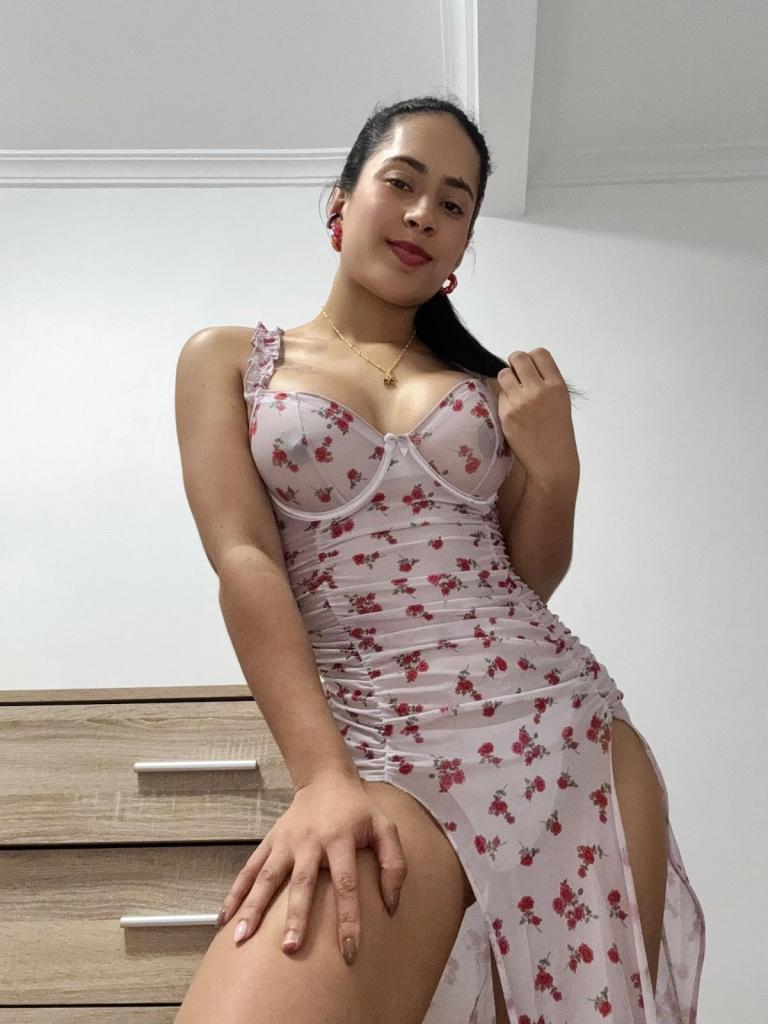 627043577: Chica busca chico en Madrid