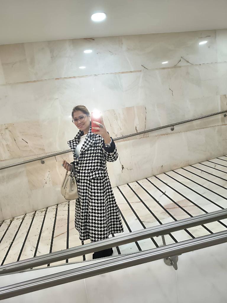 617488977: Chica busca chico en Madrid