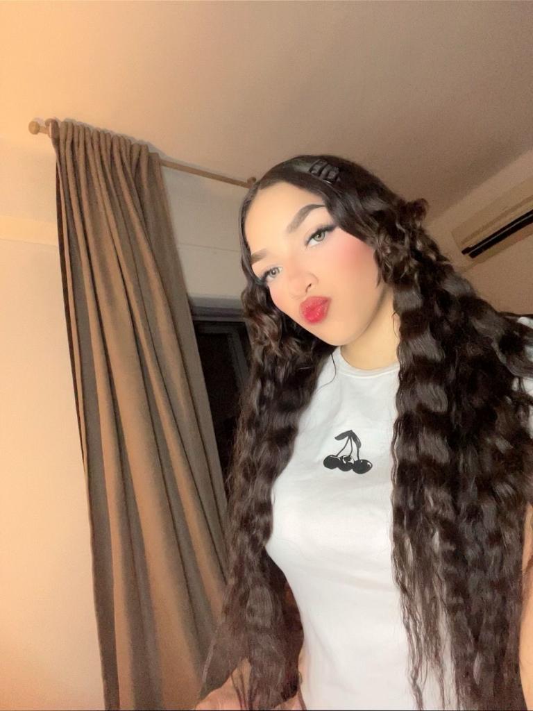Chica busca chico en Granada: 