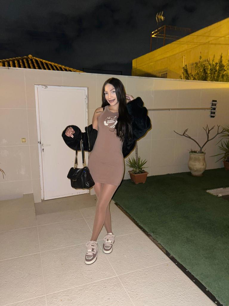 Chica busca chico en Granada: 