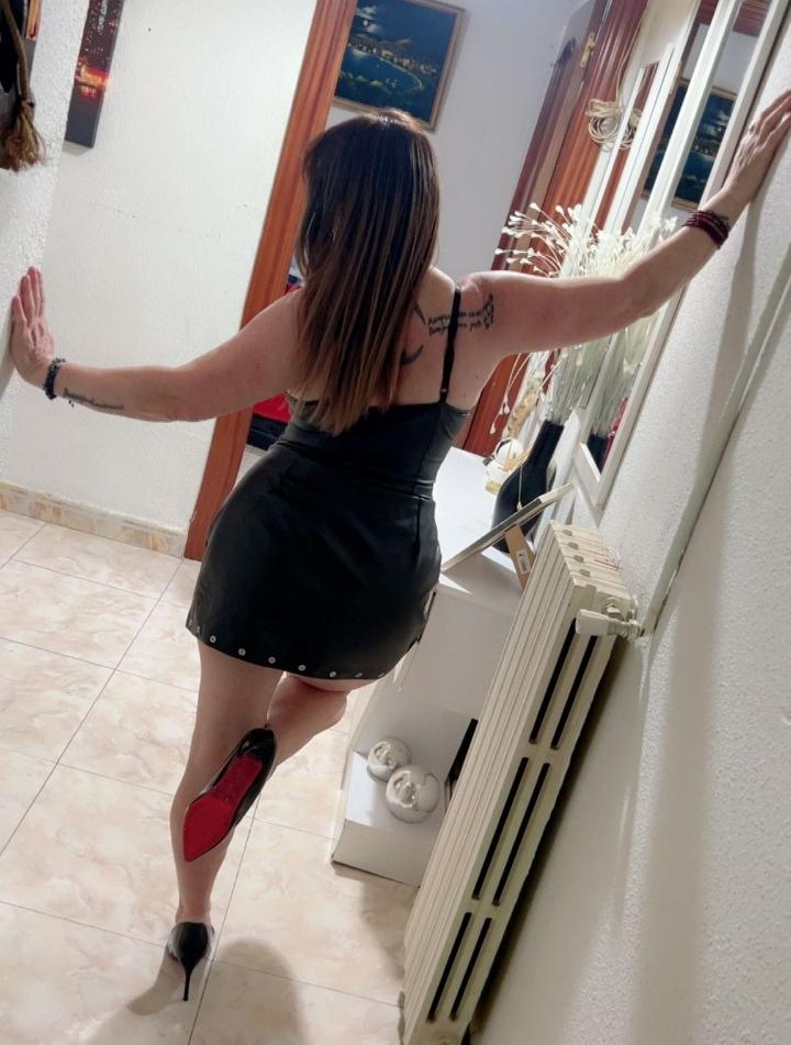 614342138: Chica busca chico en León