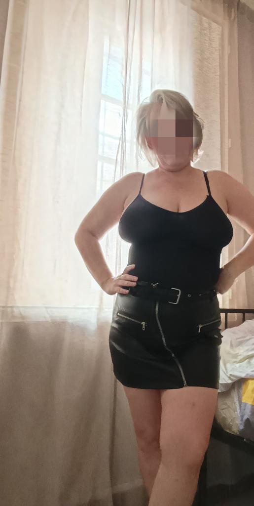 Chica busca chico en Cádiz: 